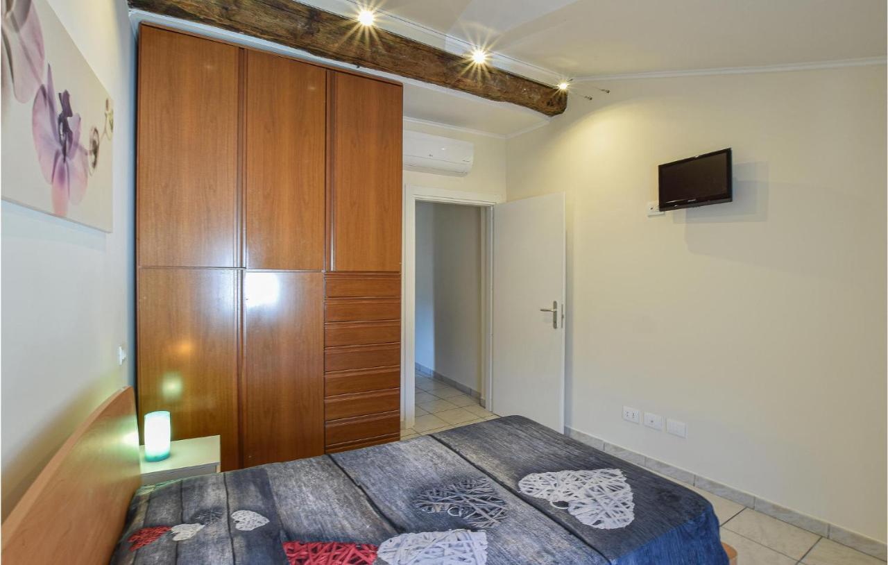 Stunning Apartment In Monte Isola With Kitchen エクステリア 写真
