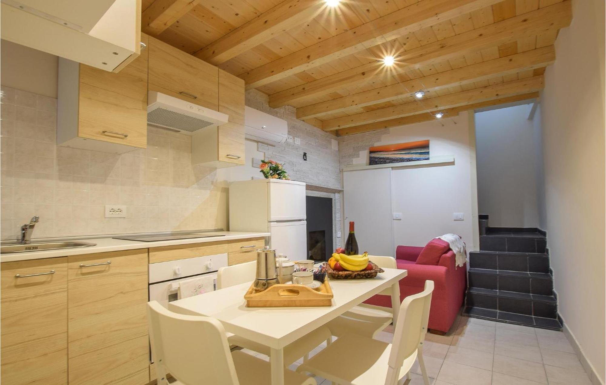 Stunning Apartment In Monte Isola With Kitchen エクステリア 写真