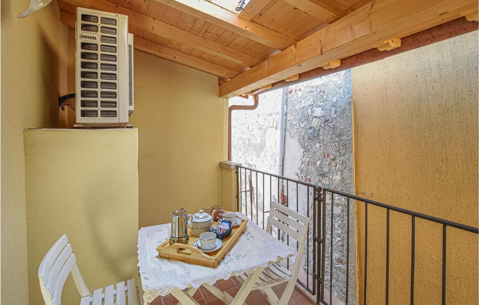 Stunning Apartment In Monte Isola With Kitchen エクステリア 写真